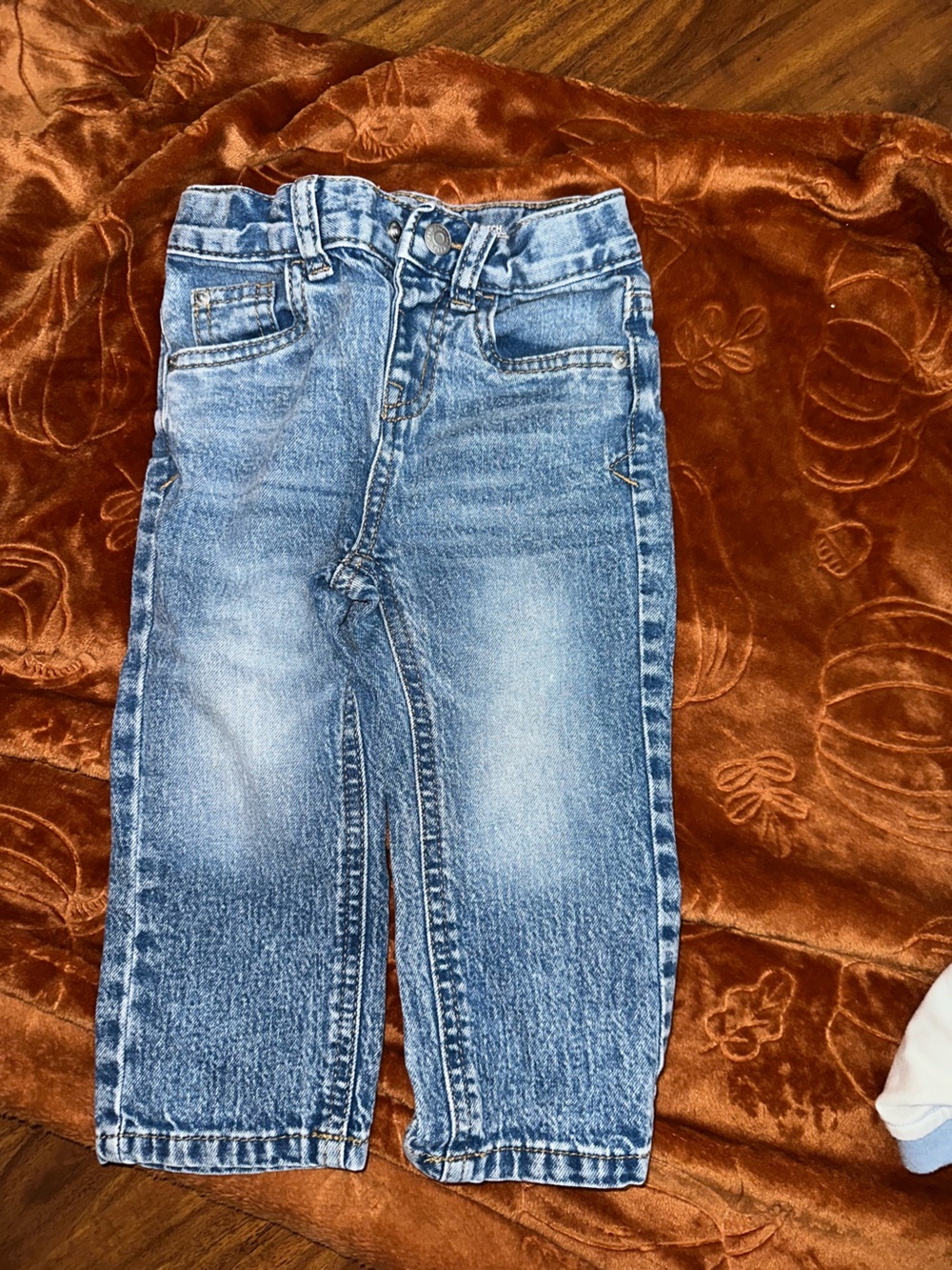 Cat & Jack boy toddler Blue Washed Slim Straight Jeans
